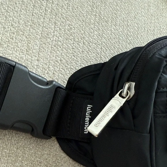 lululemon athletica Black Fanny pack - Picture 3 of 7